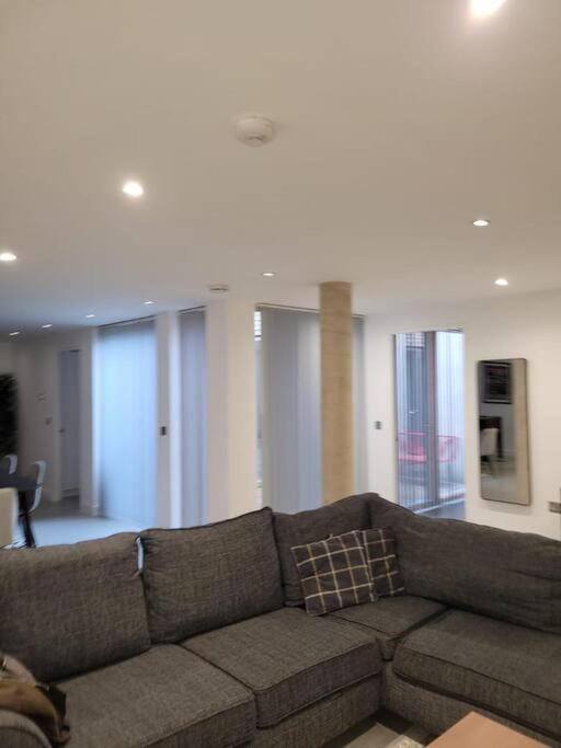 Apartamento 2br Flat In Wandsworth Sleep 10 W10 Londres