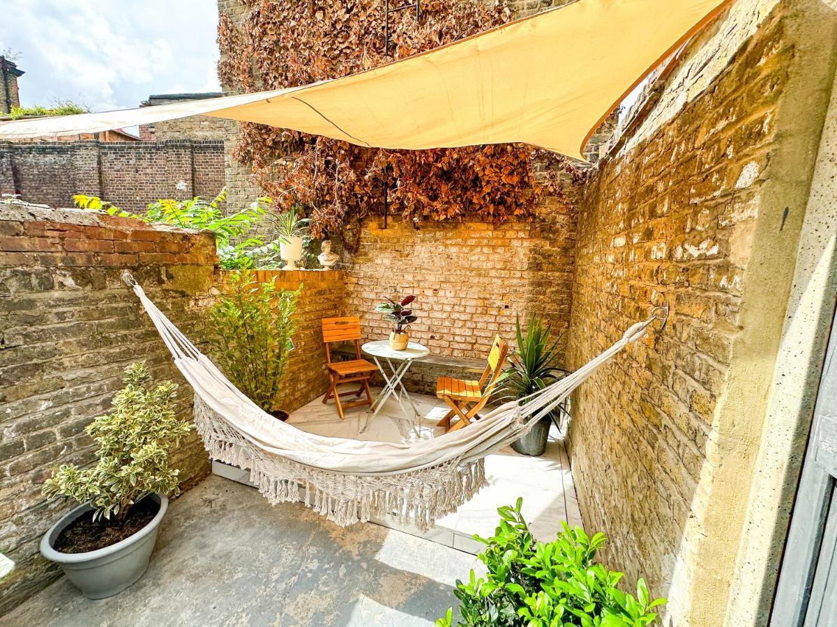 Modern Flat With King Bed, Garden & Outdoor Dining Apartment London