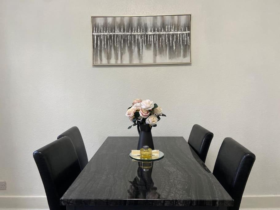 2 Bedroom Flat In Appartement