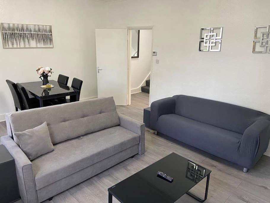 2 Bedroom Flat In Appartement