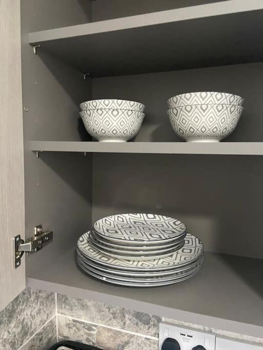 2 Bedroom Flat In Appartement *
