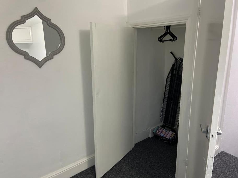 Appartement 2 Bedroom Flat In *