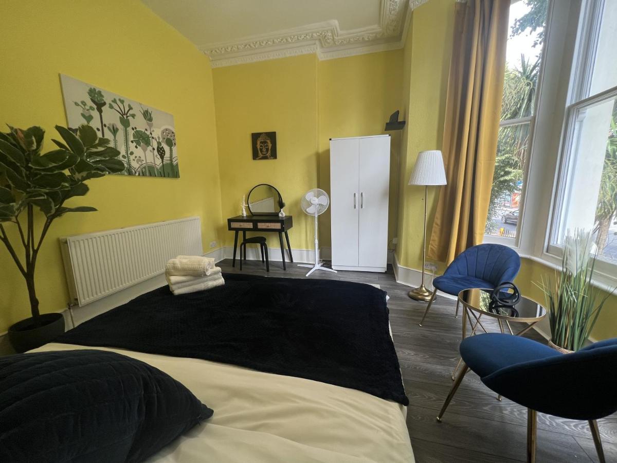 Apartamento Luxury Holiday Elizabeth Line Londres