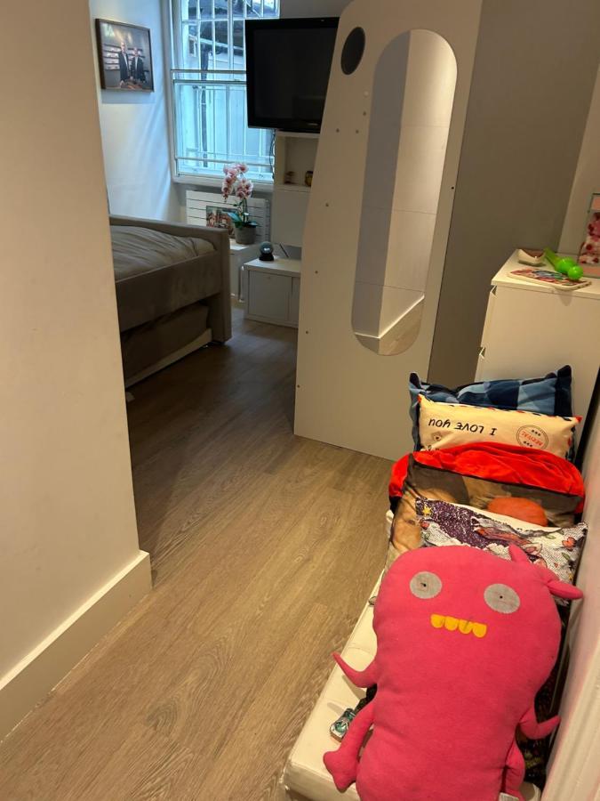 Beautiful Double In A Location Next To Various Tube Stations With Breakfast And Yoga Options Available On Site Quarto em Acomodações Particulares Londres