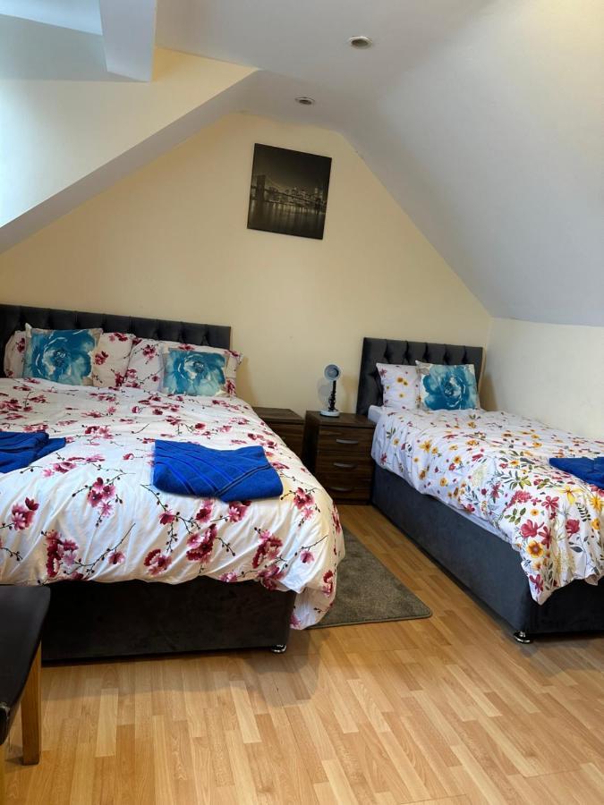 Gorgeous 5 Bedroom House Apartment