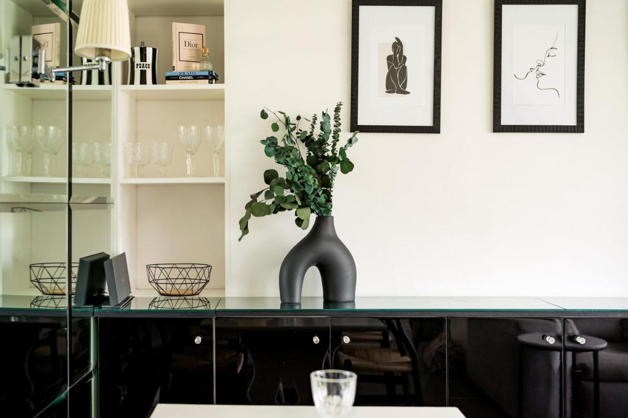 The Luxury 'treehouse' - One Bed Little Venice Apartment