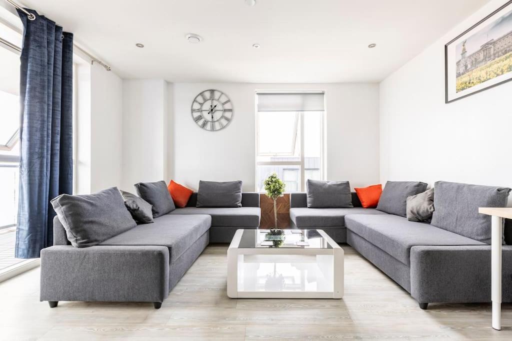 Stylish & Comfortable Top-floor Flat In Harrow Apartamento