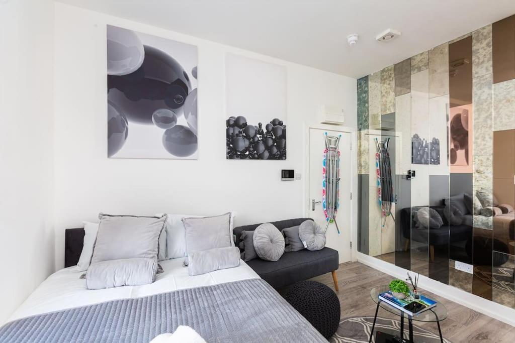 Apartamento Modern & Cozy Studio, 15mins Walk To Notting Hill! 2 *