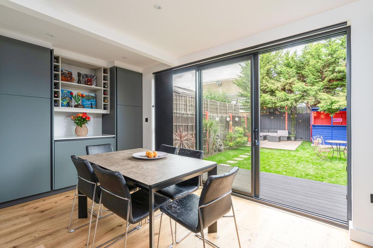 Altido Stunning 2 Bed House With Garden And Free Parking, Near Clapham Park Casa de férias Londres