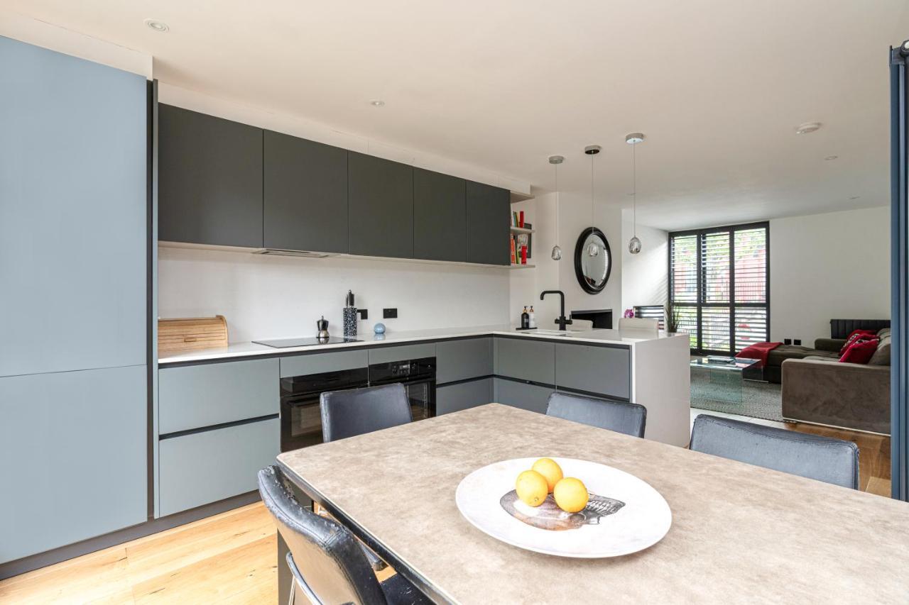 Altido Stunning 2 Bed House With Garden And Free Parking, Near Clapham Park Casa de férias *