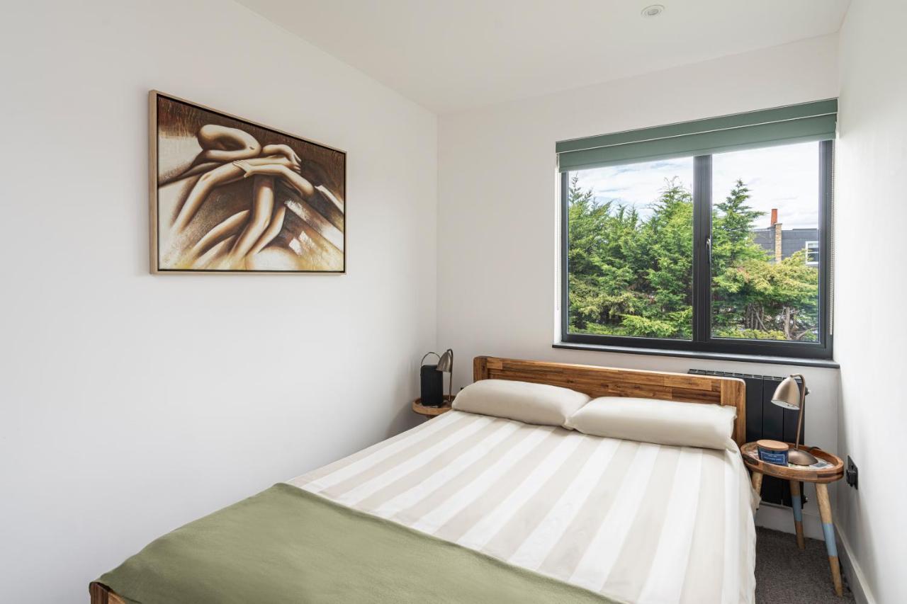 Altido Stunning 2 Bed House With Garden And Free Parking, Near Clapham Park Casa de férias Londres