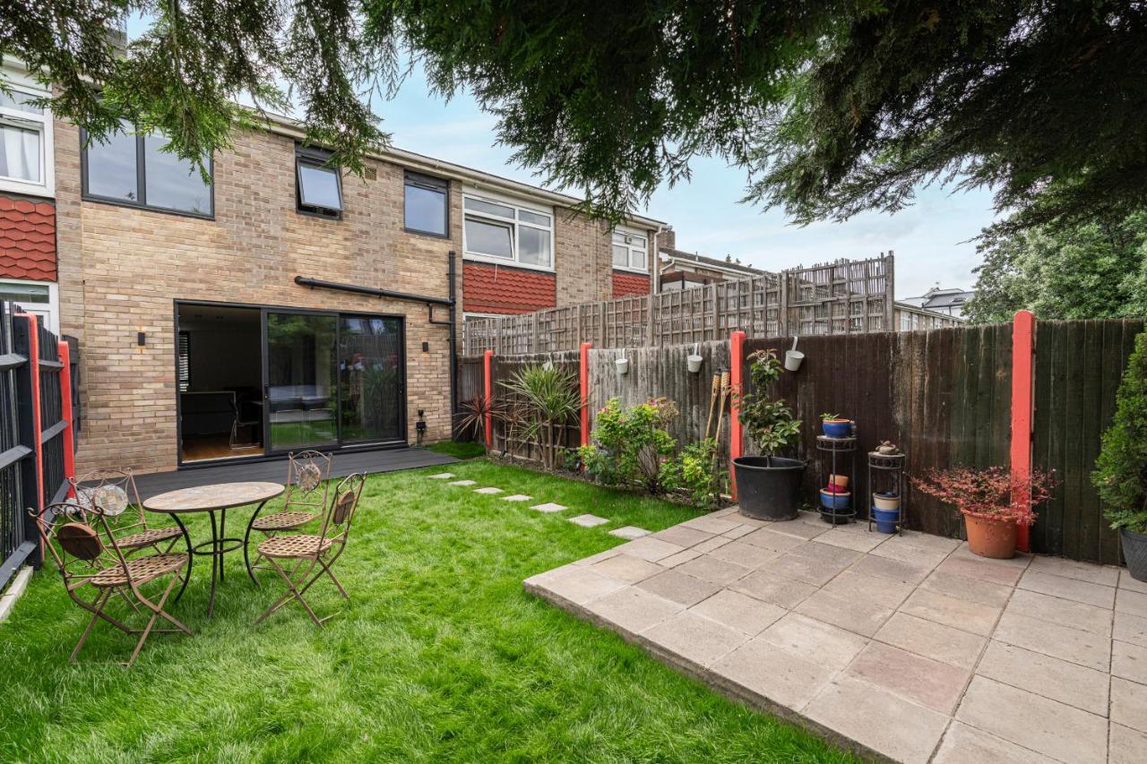 Altido Stunning 2 Bed House With Garden And Free Parking, Near Clapham Park * Londres
