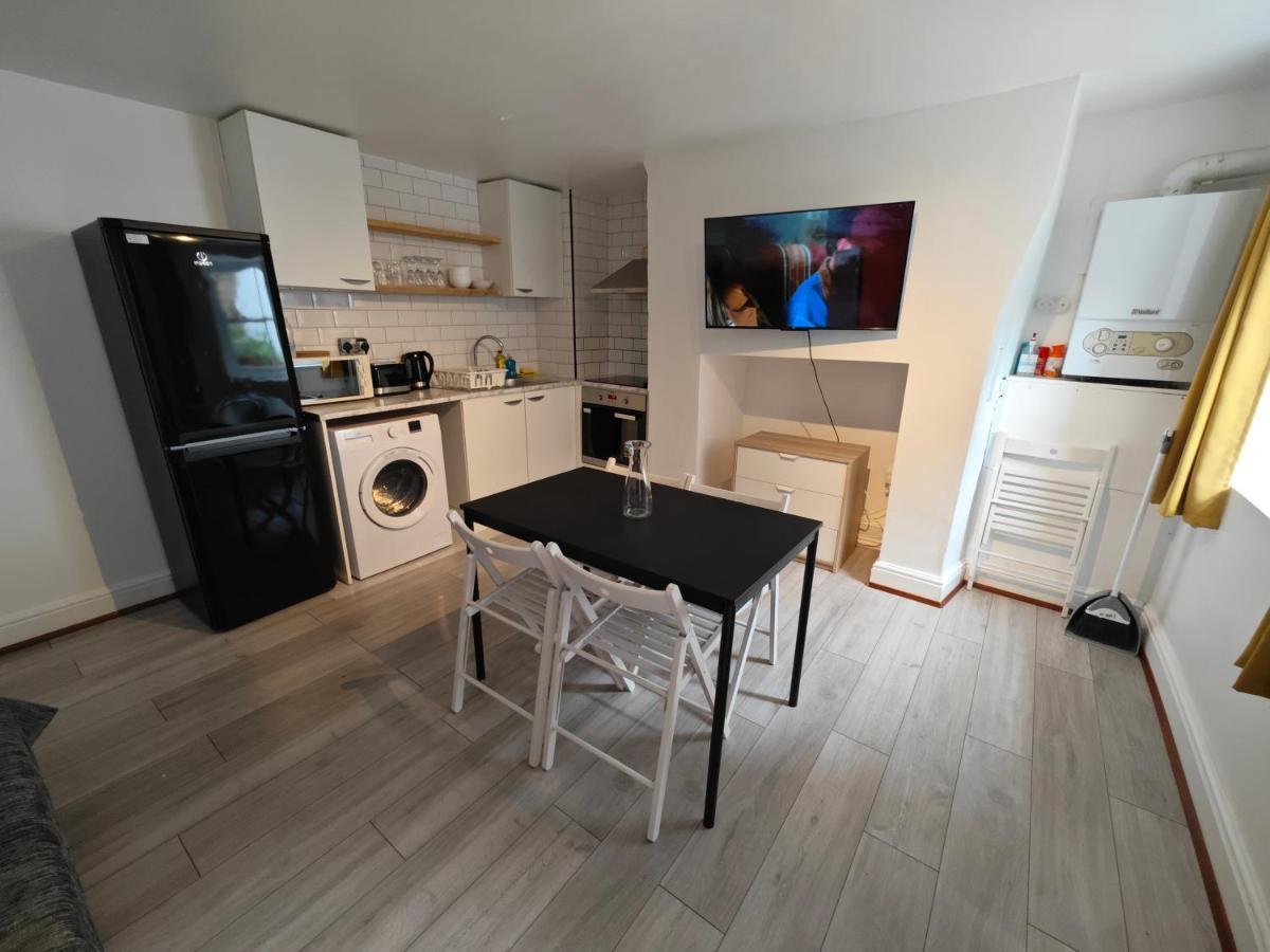 2 Bedroom 2 Bathroom In Old St - Shoreditch - Zone 1 Londres