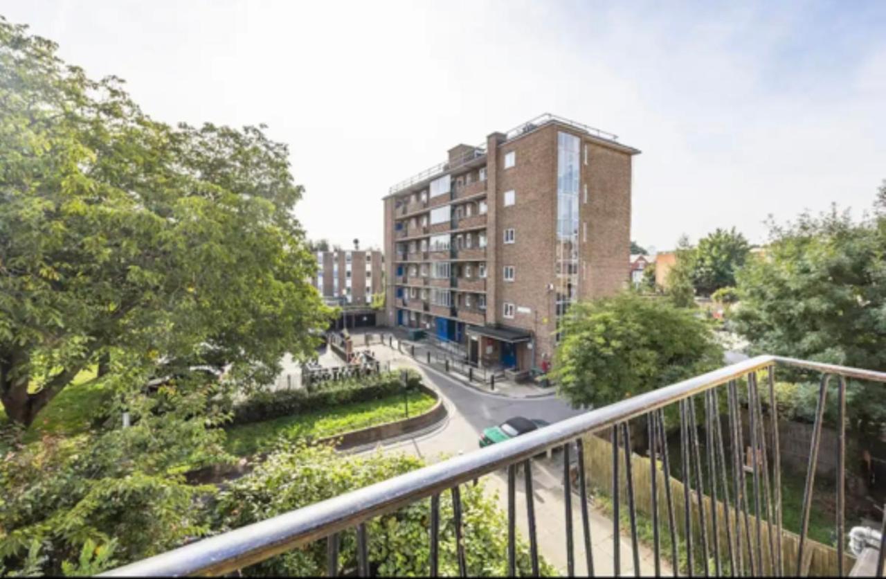 Karen House R2 * Londres