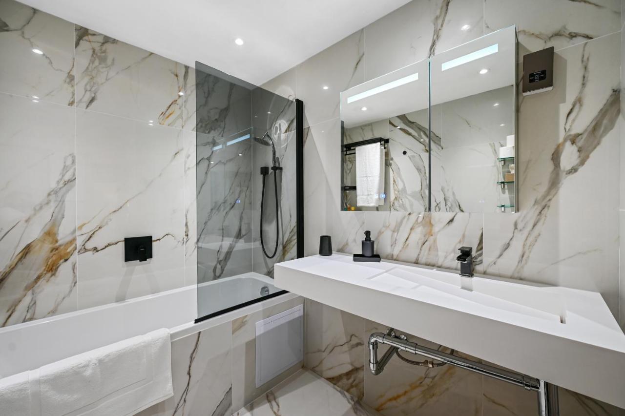 Appartement Stunning 3 Bed 2 Bathroom Basement Flat In Earls Court, *