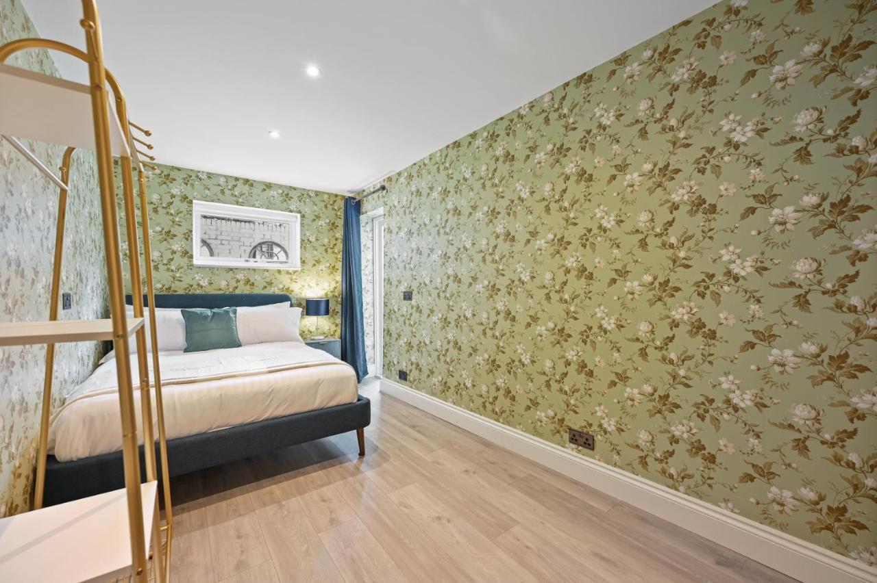 Appartement Stunning 3 Bed 2 Bathroom Basement Flat In Earls Court, *