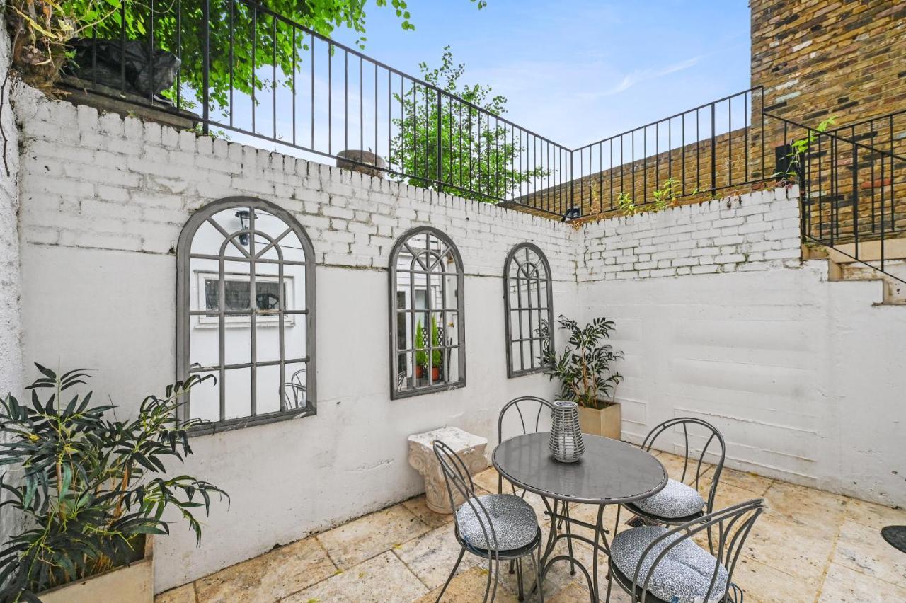 Stunning 3 Bed 2 Bathroom Basement Flat In Earls Court, Appartement *