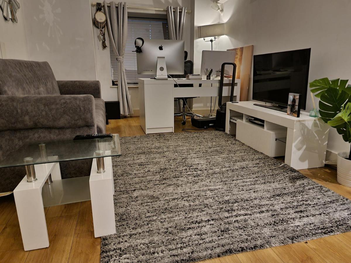 Than An Apartamento *