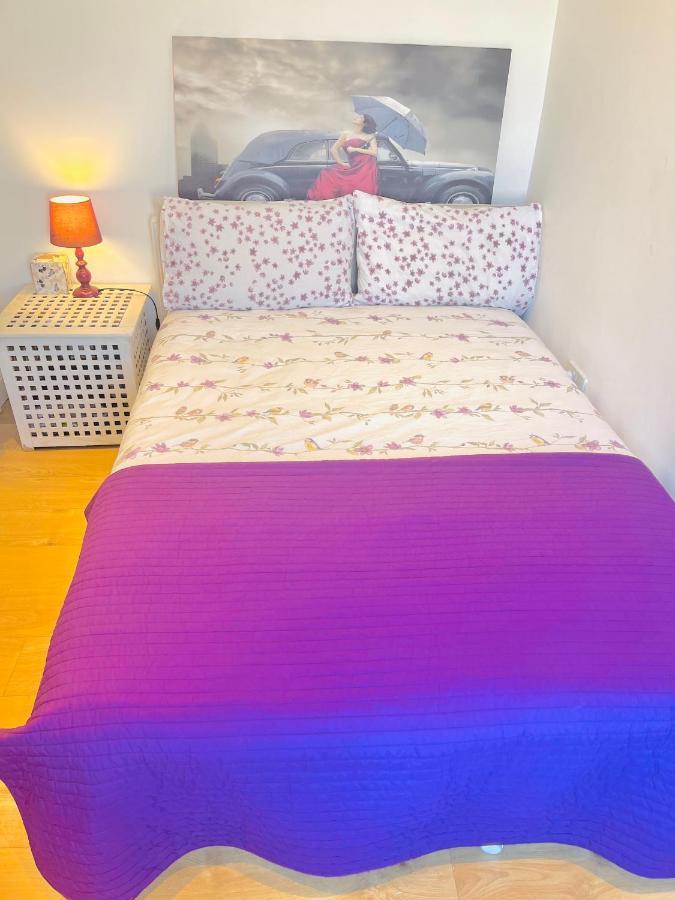Very Lovely And 1-bed In Appartement