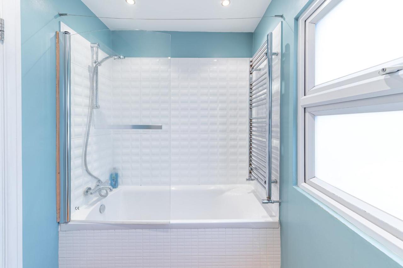 Stylish Shepherds Bush Flat * Londres
