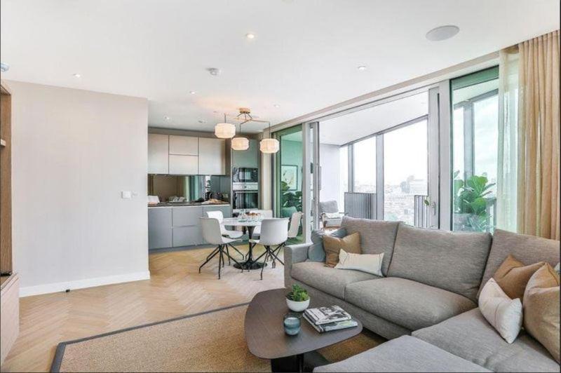 Bridge - Luxury Brand New * London