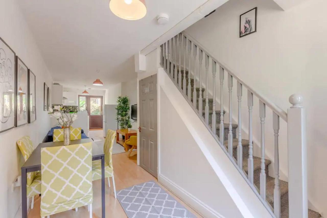 Bright 2 Bedroom House In Kennington Londres