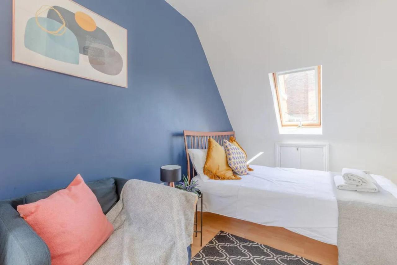 Bright 2 Bedroom House In Kennington Londres