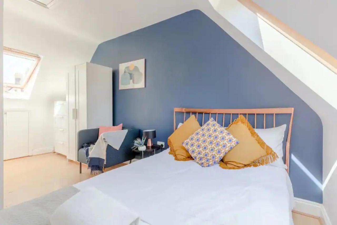 Bright 2 Bedroom House In Kennington Casa de Férias *