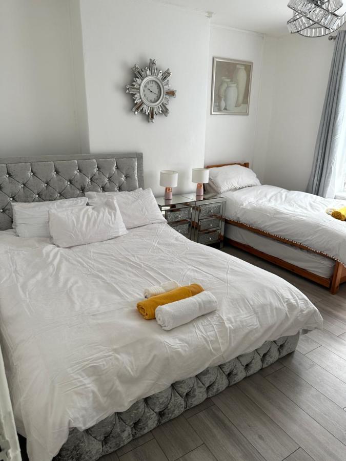 Apartment 8 Thomas House - Beautiful Spacious Modern