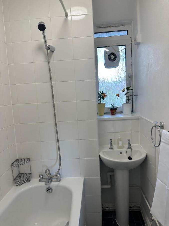 Apartment 8 Thomas House - Beautiful Spacious Modern *