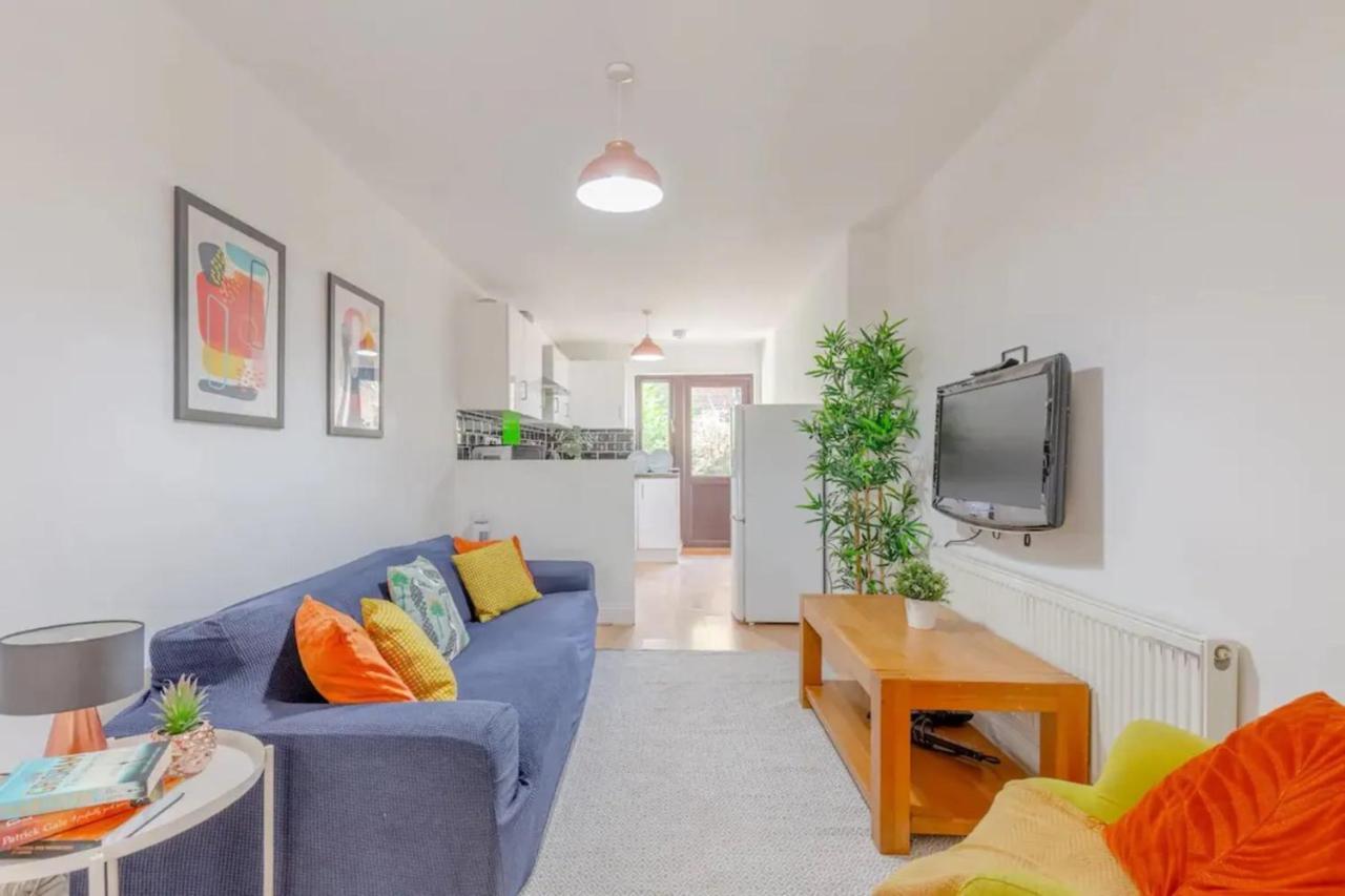 Casa de Férias Bright 2 Bedroom House In Kennington Londres