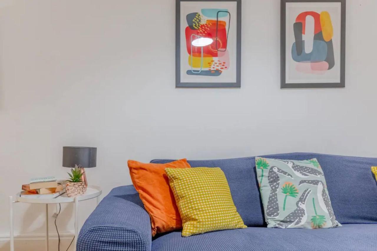 Casa de férias Bright 2 Bedroom House In Kennington *