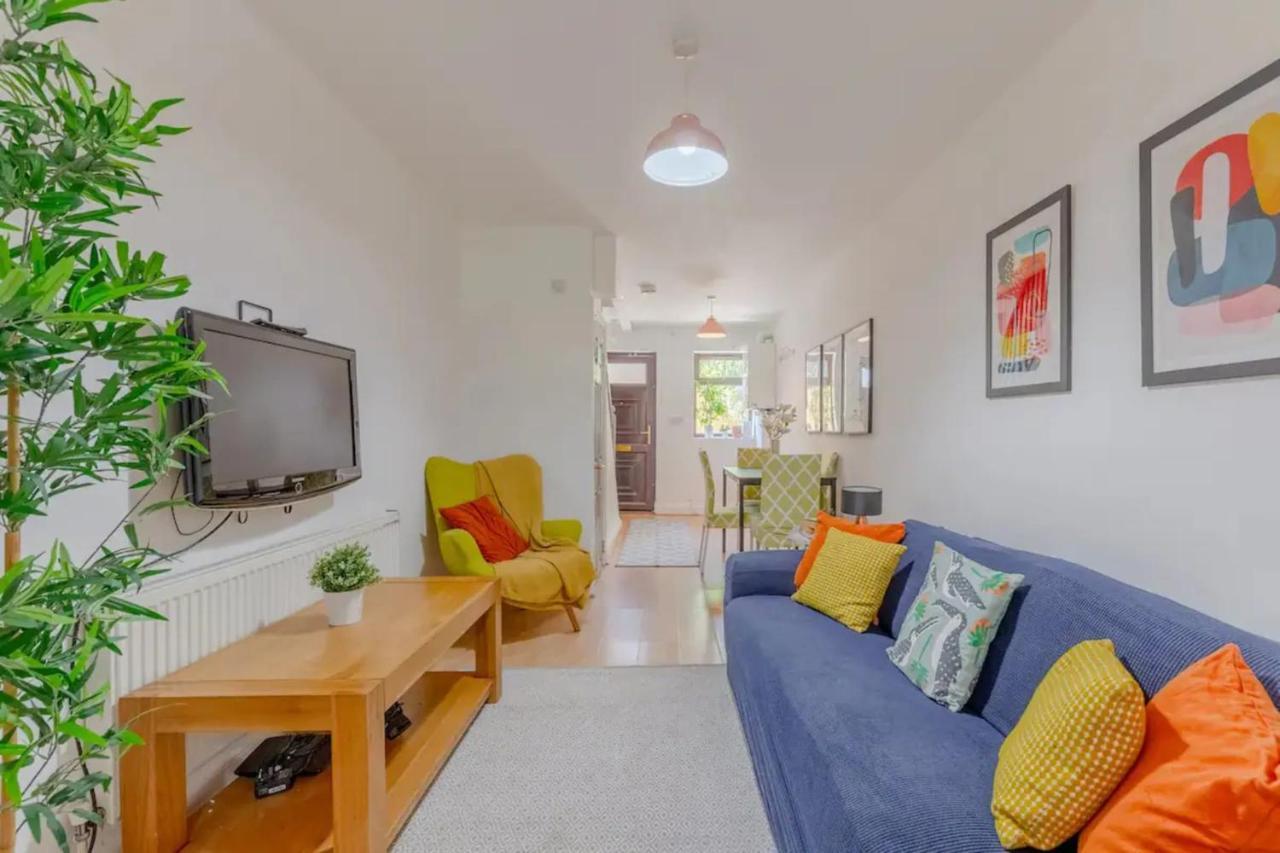 Bright 2 Bedroom House In Kennington Casa de Férias *