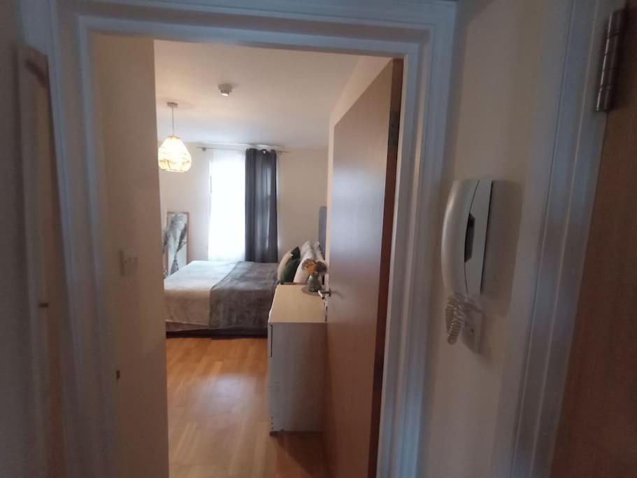 1- Bedroom Flat In London, Sleeps 4, Good Transport Link Appartement Londres