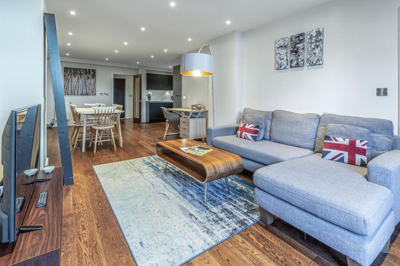 3 Bedrooms Close To Canning Town & Excel Apartamento