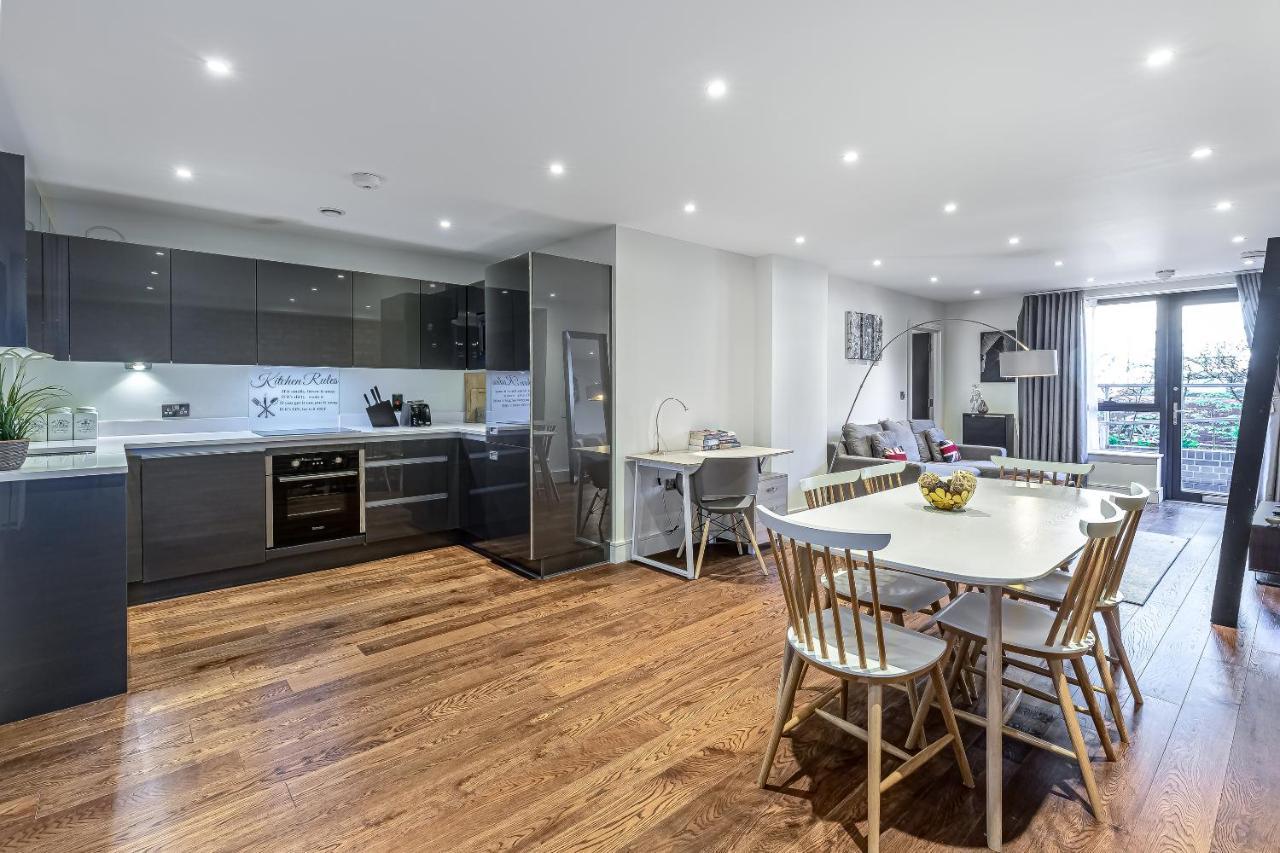 Apartamento 3 Bedrooms Close To Canning Town & Excel Londres