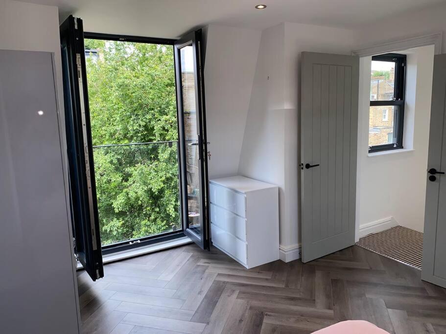 Charming House In The Heart Of Xar Londen