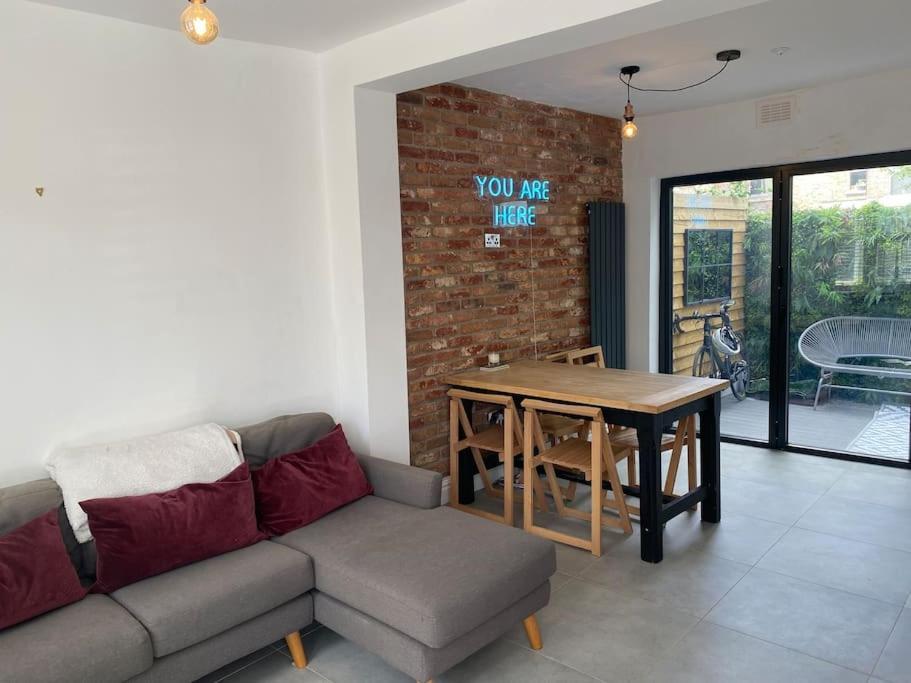 Ferienhaus Charming House In The Heart Of Xar London