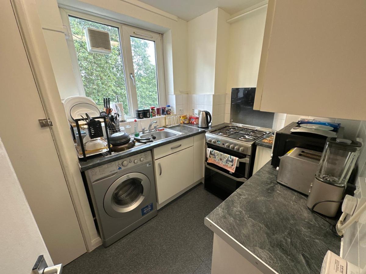 Cozy In Shared Near Canary Wharf * Londres