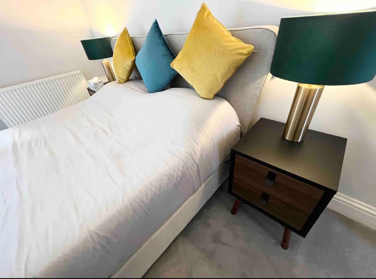 Spacious 2 Bed In The Heart Of Kensington London