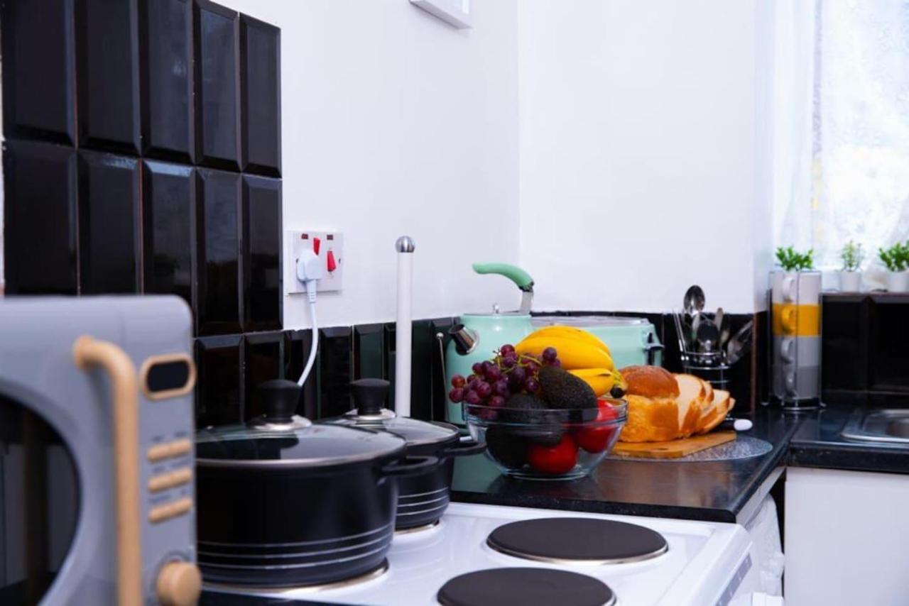 Appartement Inviting 1-bed In Near Hotsput Londres