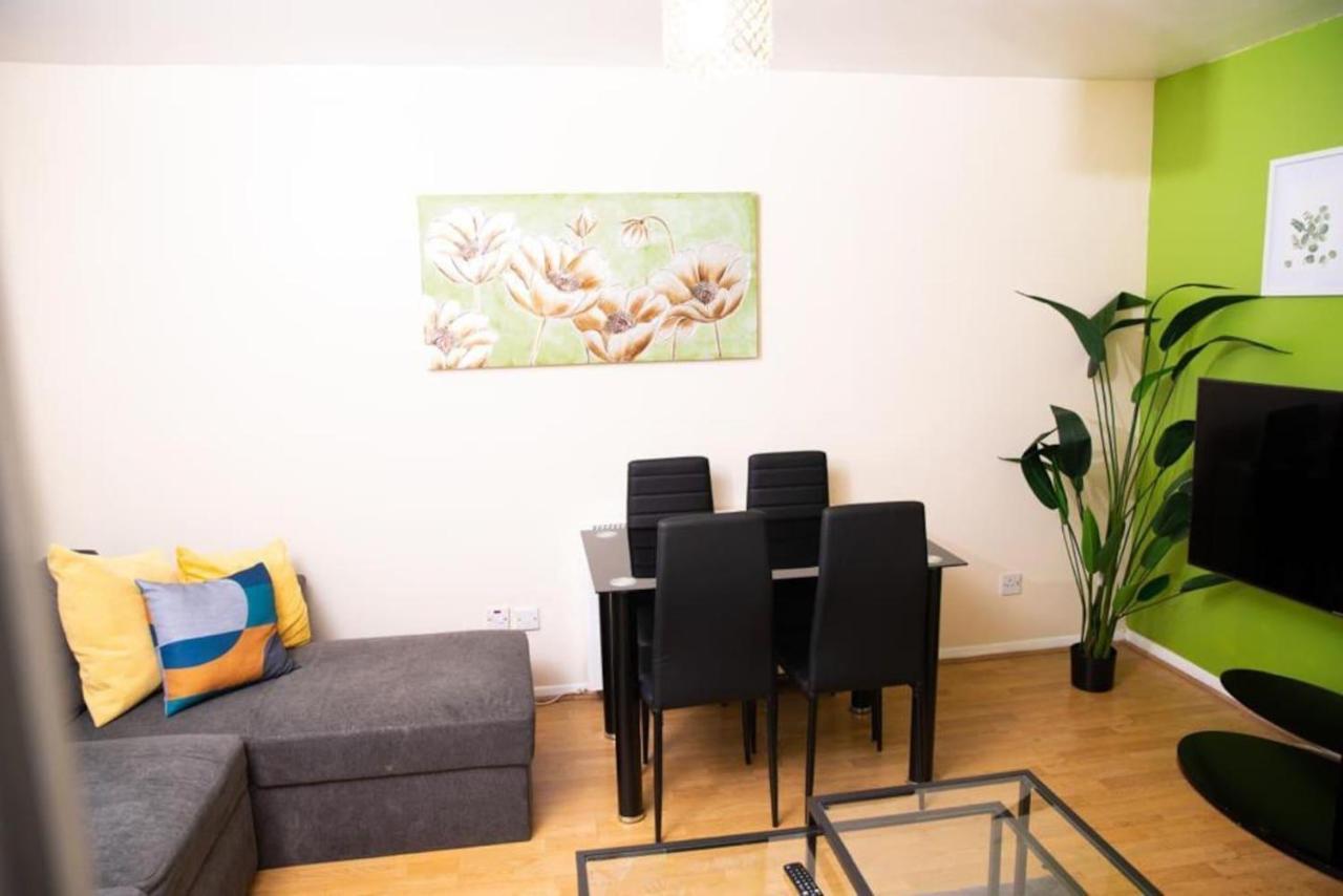 Inviting 1-bed In Near Hotsput Appartement