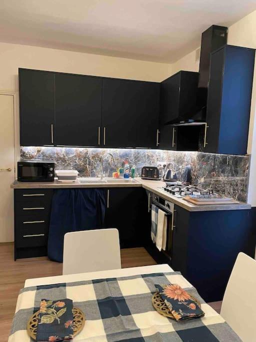 West Stunning Garden Flat - Period Features * Londres