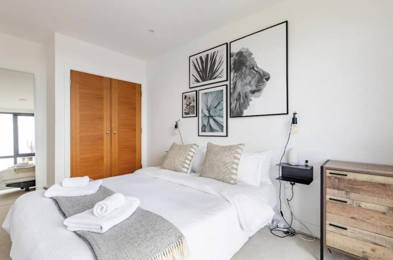 Modern 1 Bed L Views L Work Space * Londres
