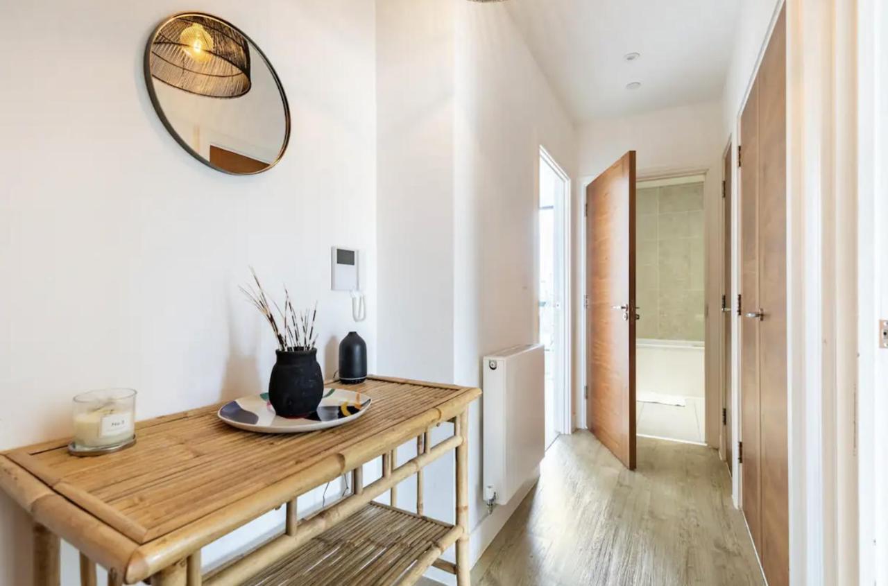 Modern 1 Bed L Views L Work Space * Londres