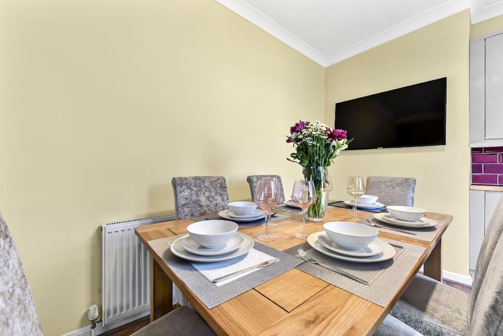 Apartamento 3br Home/fast Wi-fi/ Quiet Road *