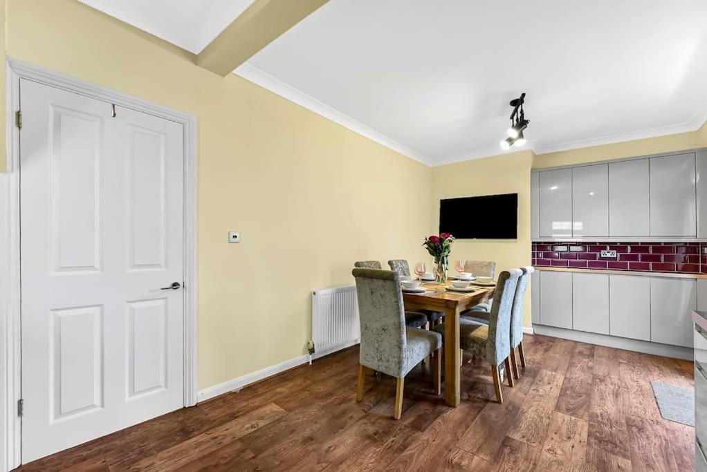 3br Home/fast Wi-fi/ Quiet Road Apartamento