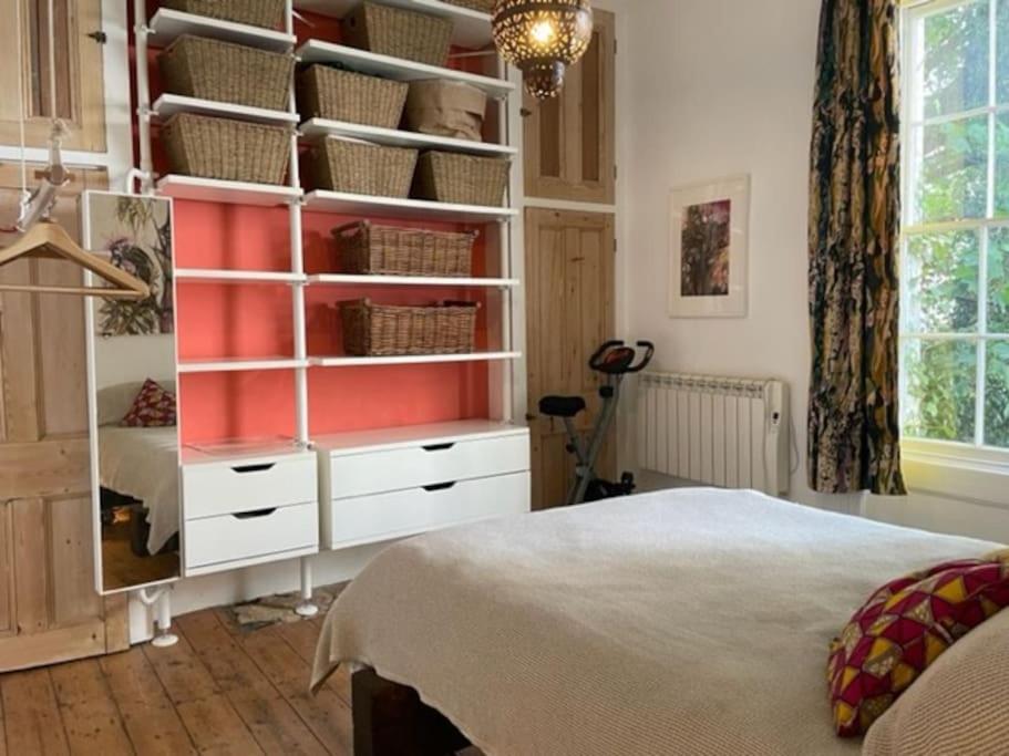 Artistic Spacious Flat In Brixton * London