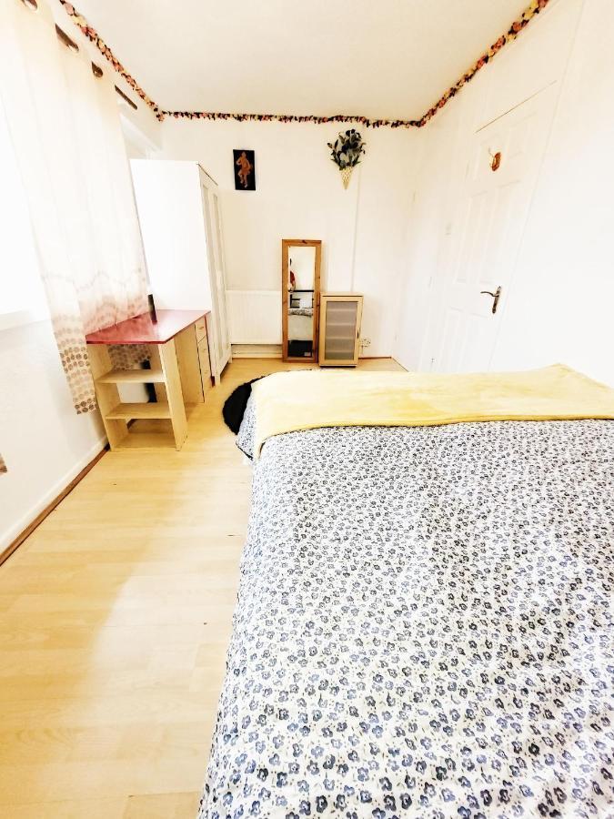 Privatunterkunft Excellent Double In Cheap Rate Around *