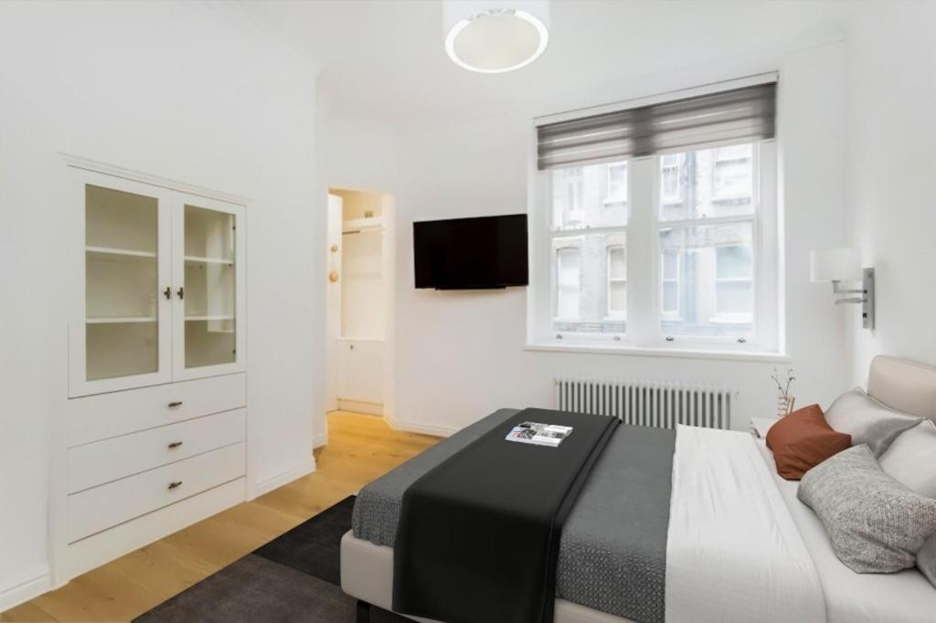 Modern Chelsea Flat, 3bd 2bath, With Parking Apartment London